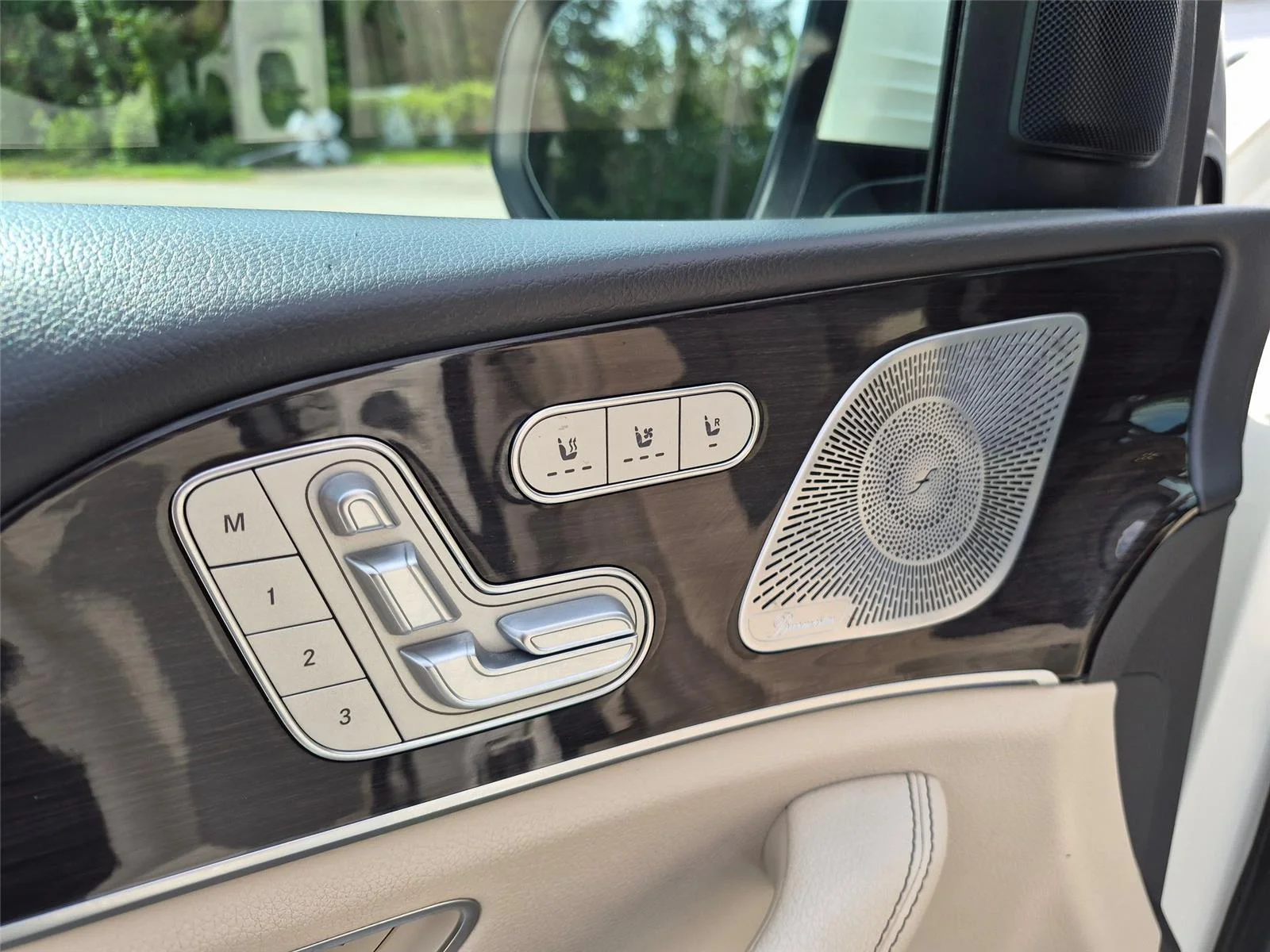 Used 2020 designo Diamond White Metallic Mercedes-Benz GLS 450 image 12