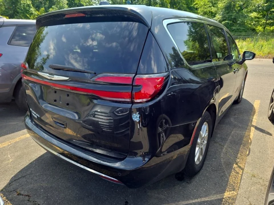 Used 2023 Black Chrysler Touring L image 2