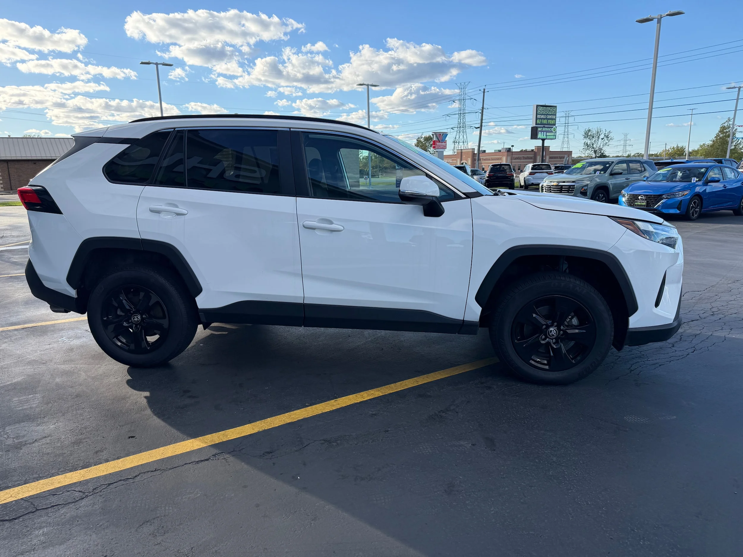 Used 2025 White Toyota XLE image 7