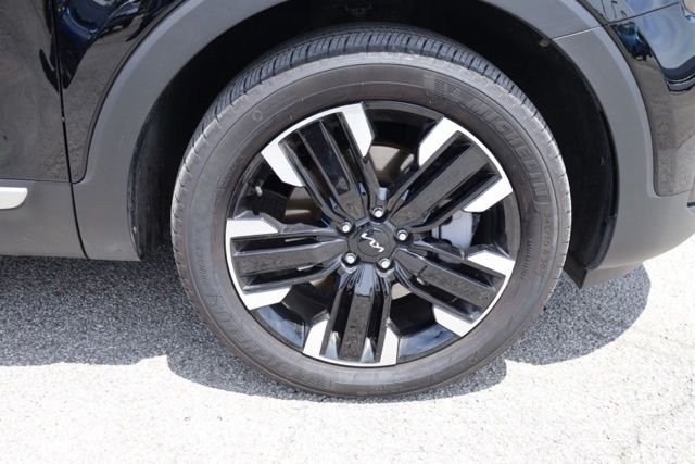 Used 2025 Ebony Black Kia SX-Prestige image 14