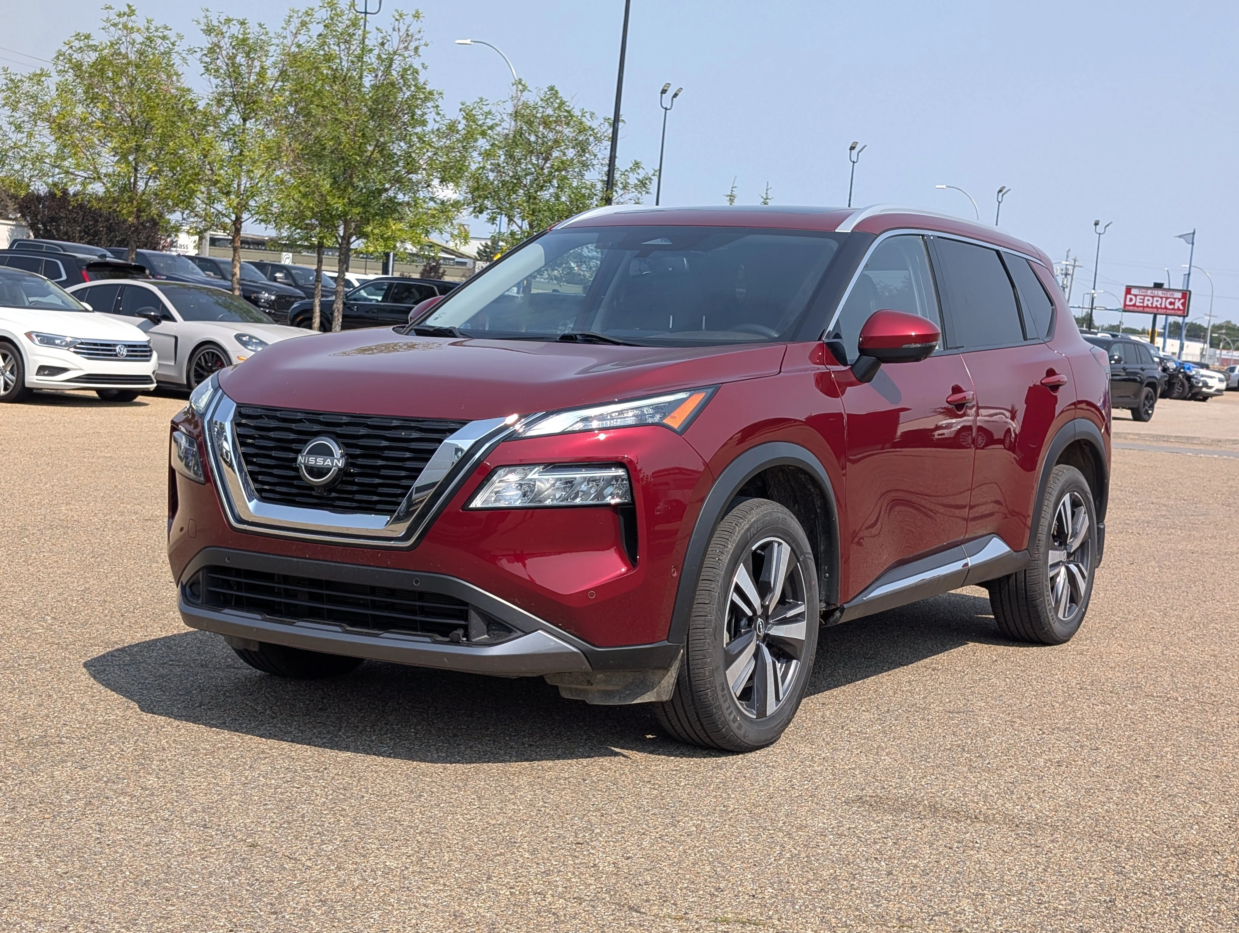 Used 2023 Glacier White Nissan SL image 2