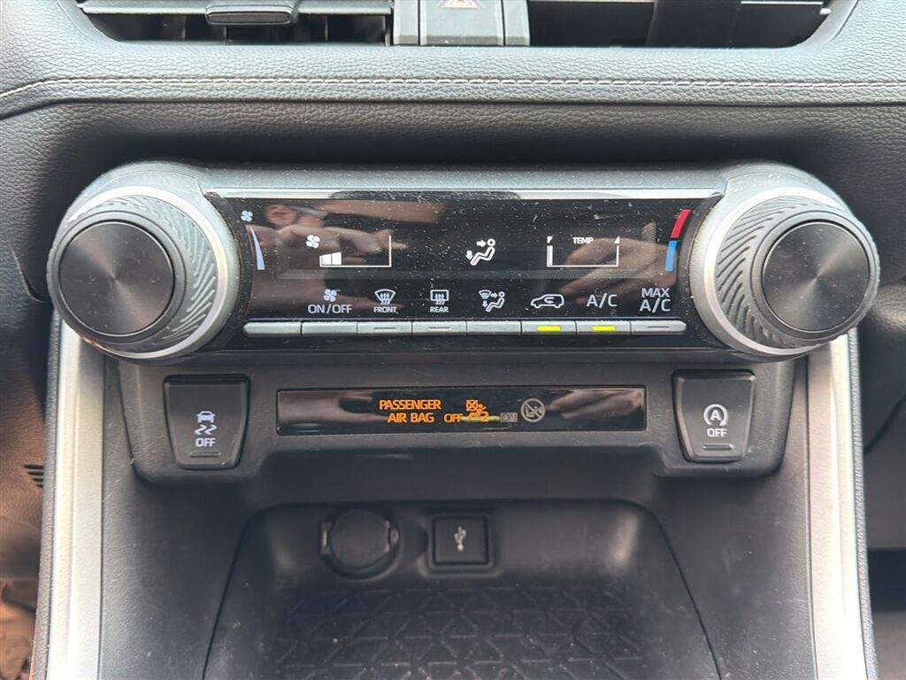 Used 2022 Magnetic Gray Metallic Toyota LE image 4