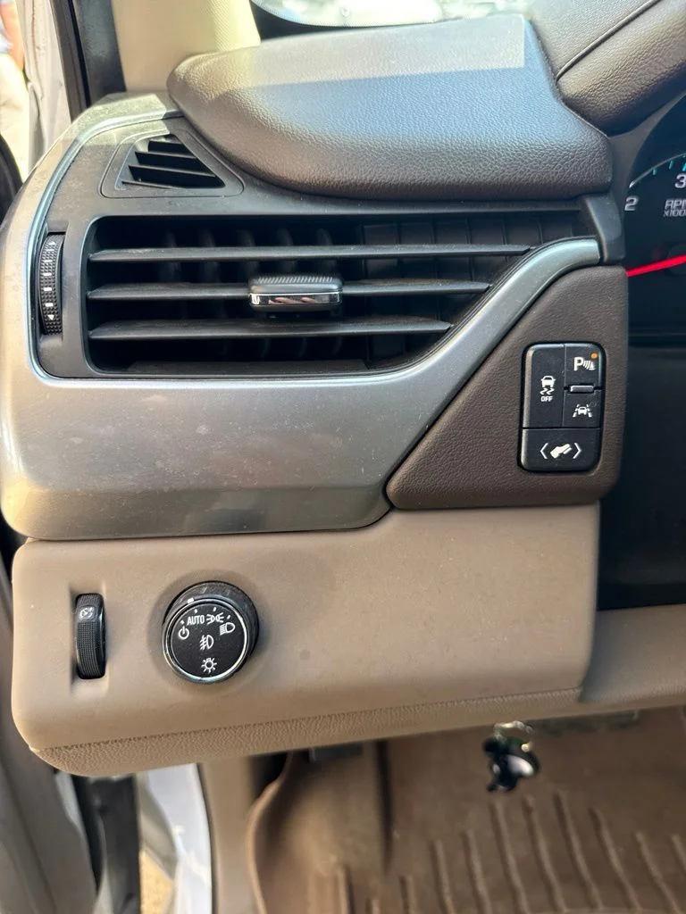 Used 2018 White Chevrolet LT image 7