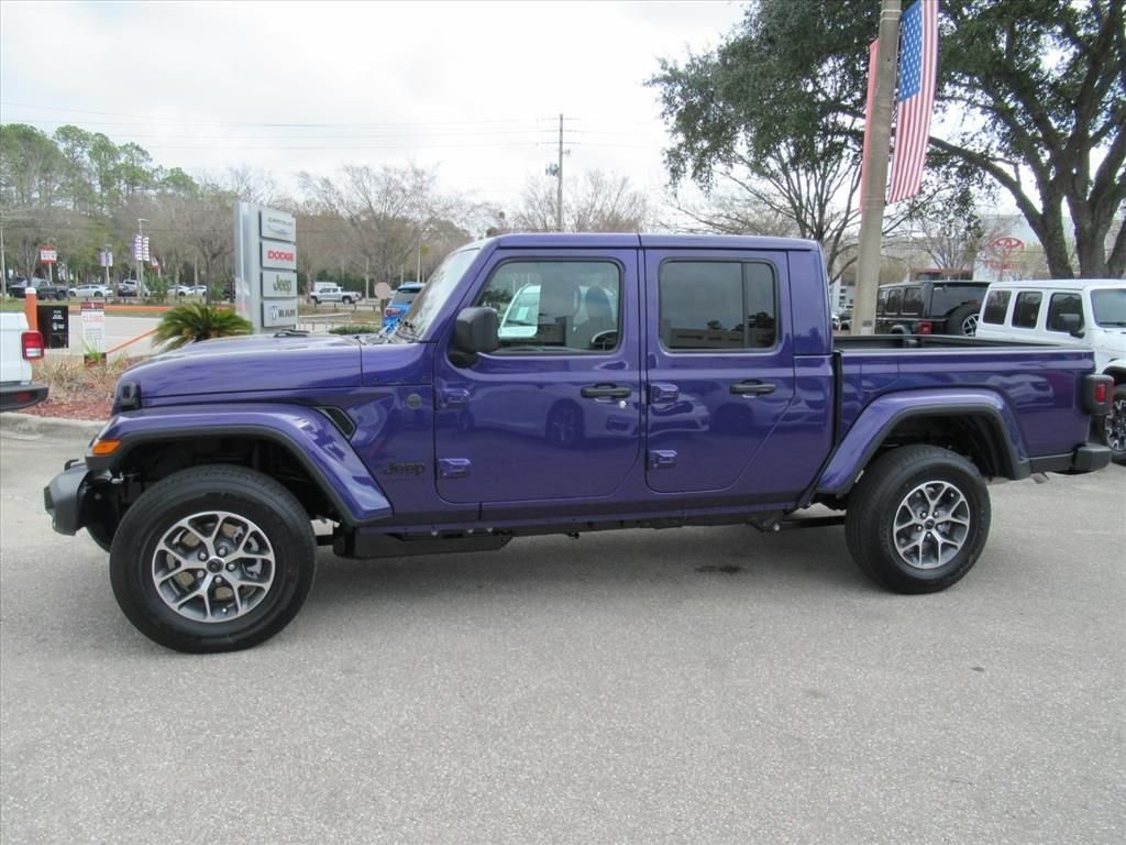 New 2026 Reign Exterior Paint Jeep Sport S image 4