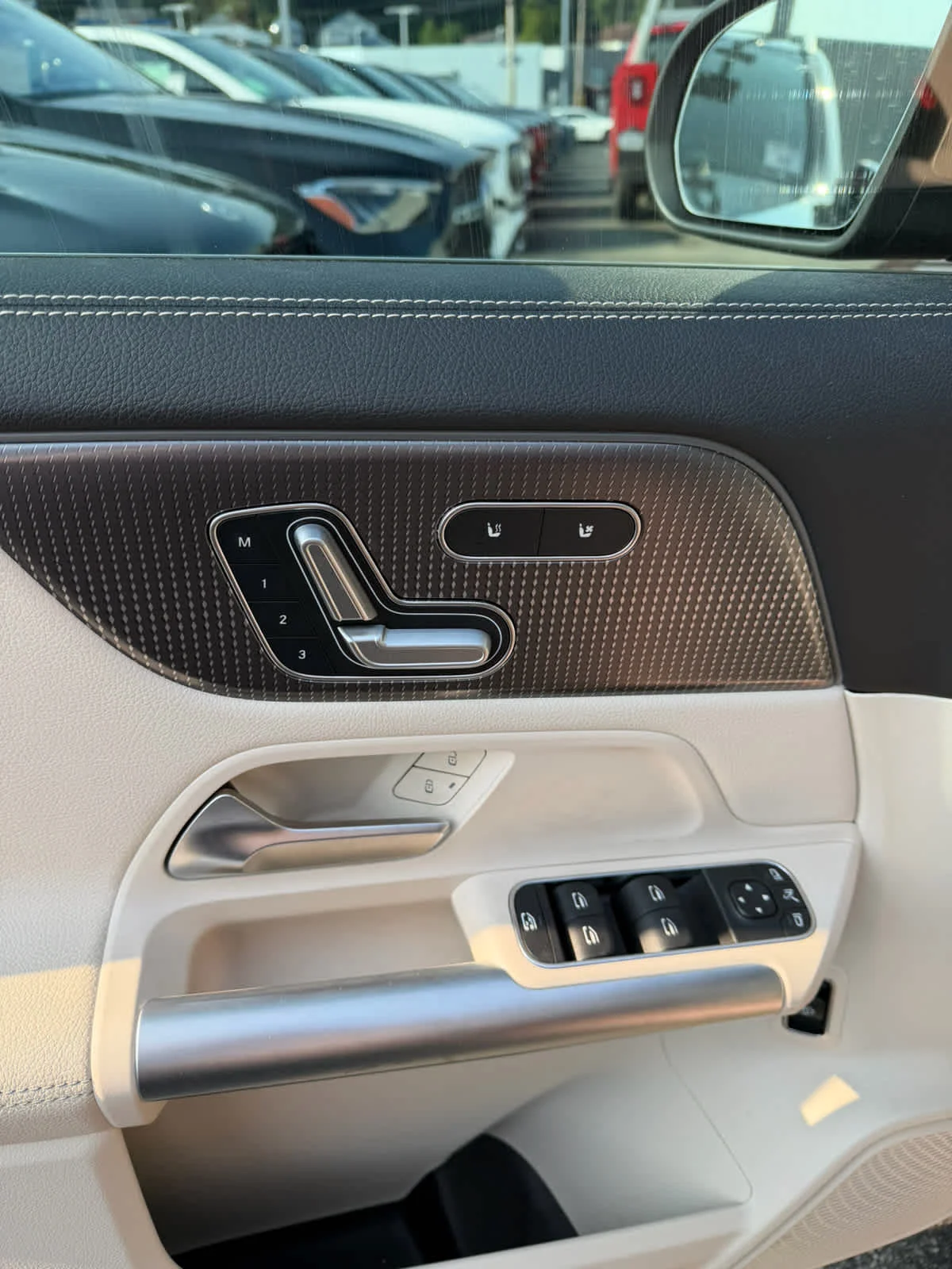 Used 2023 Rose Gold Metallic Mercedes-Benz GLA 250 image 8