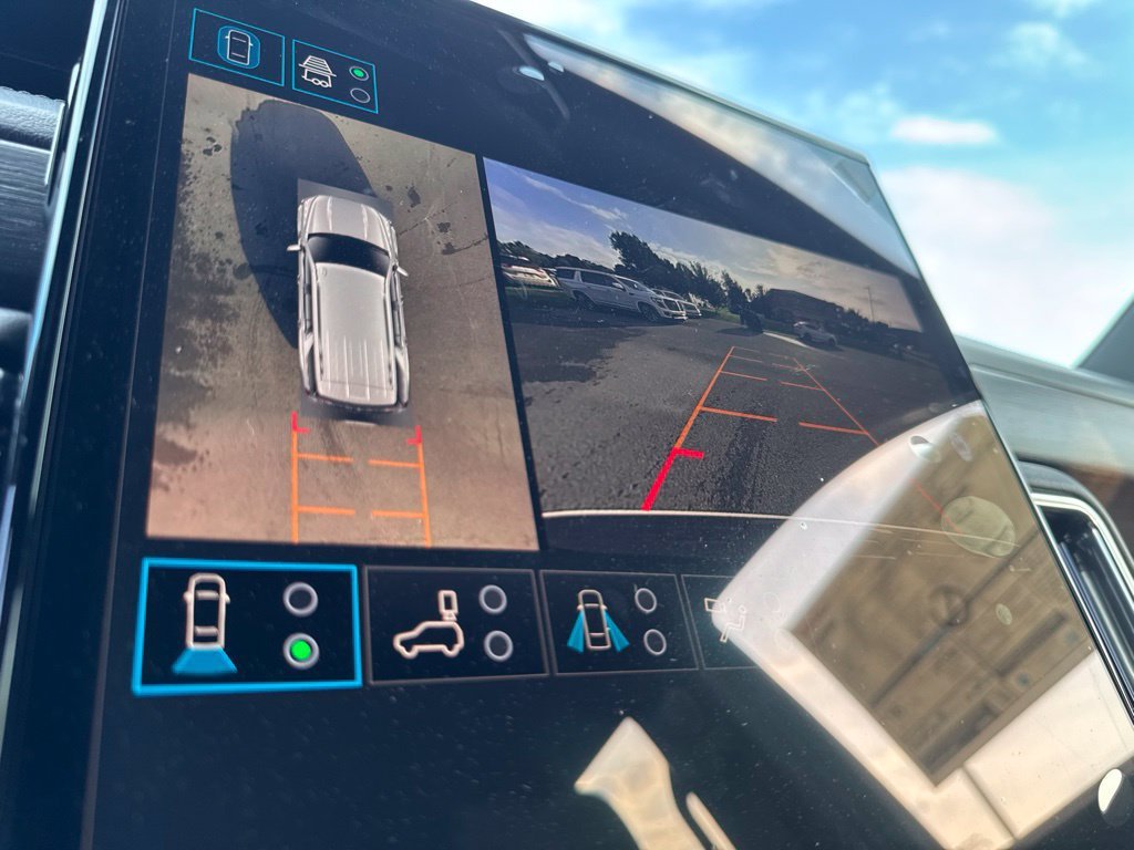 2026 GMC Yukon Denali - Photo 17
