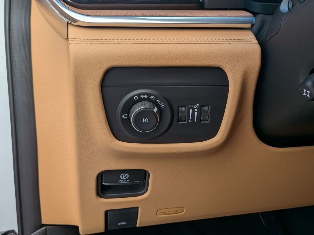 Used 2026 White Jeep Summit image 21