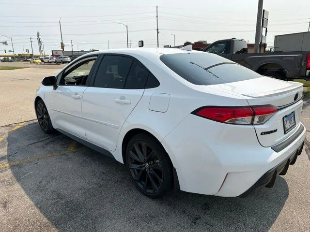 Used 2024 Ice Toyota SE image 8