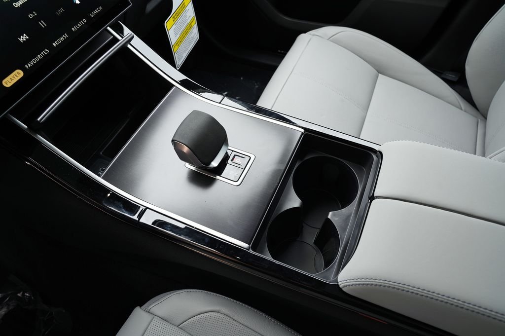 New 2026 Santorini Black Land Rover Belgravia Edition image 31