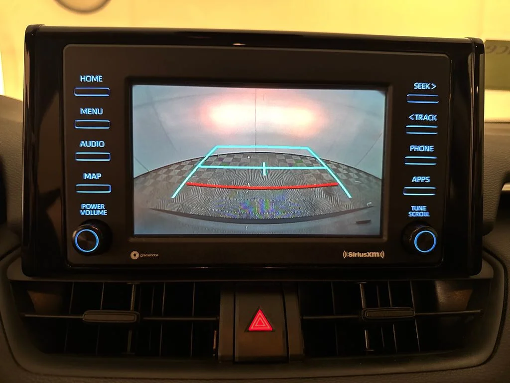 Certified Used 2020  Toyota XLE image 27