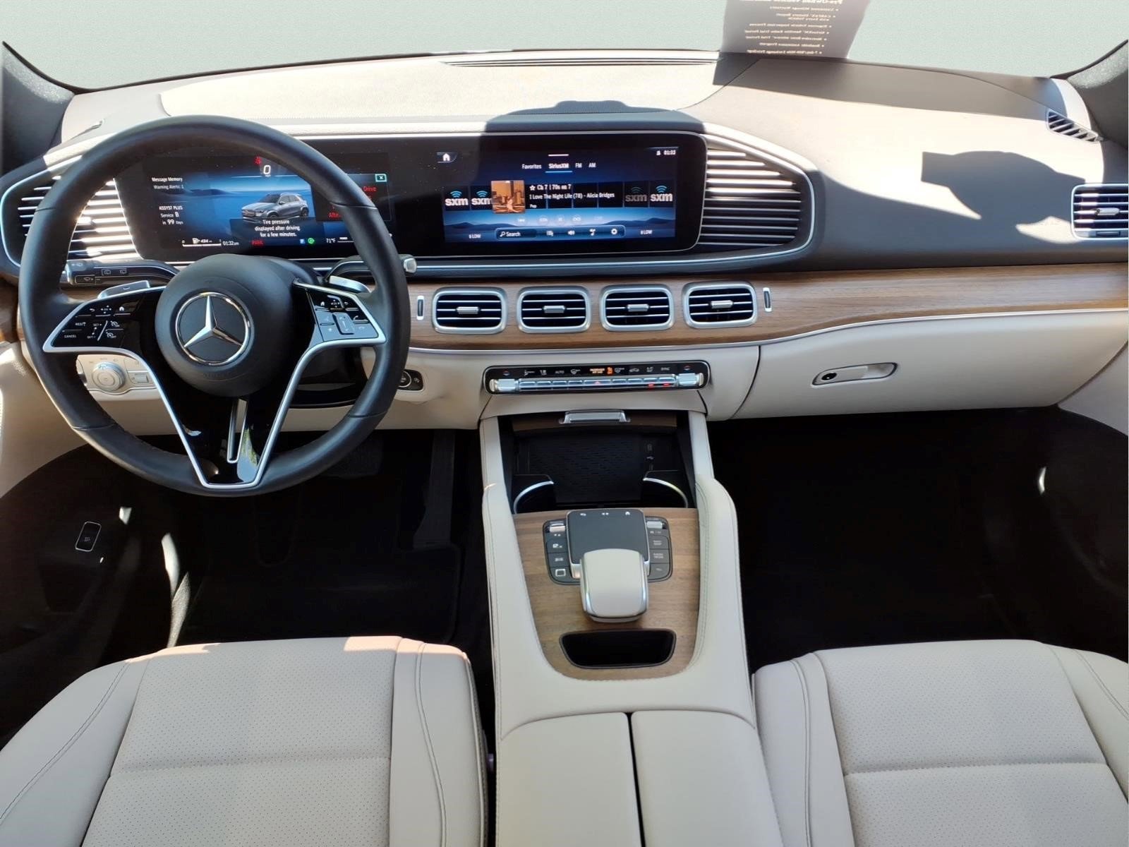 Certified Used 2025 Polar White Mercedes-Benz GLE 450 4MATIC® SUV image 13