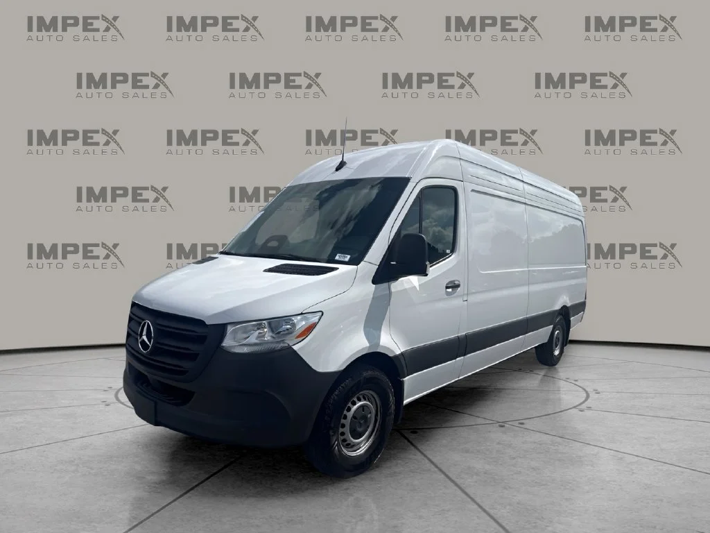 Used 2025 White Mercedes-Benz Cargo 170 WB image 1