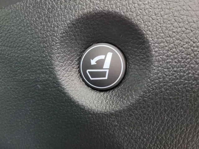 Used 2023  Honda EX-L image 9