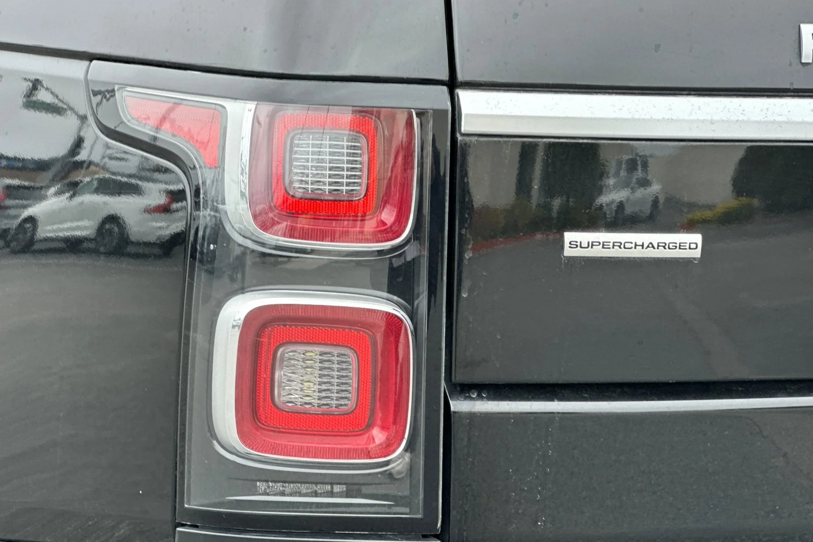 Certified Used 2019 Black Land Rover 5.0L V8 Supercharged image 35