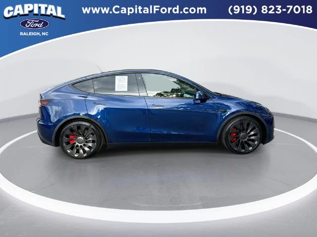 Used 2023  Tesla Performance image 9