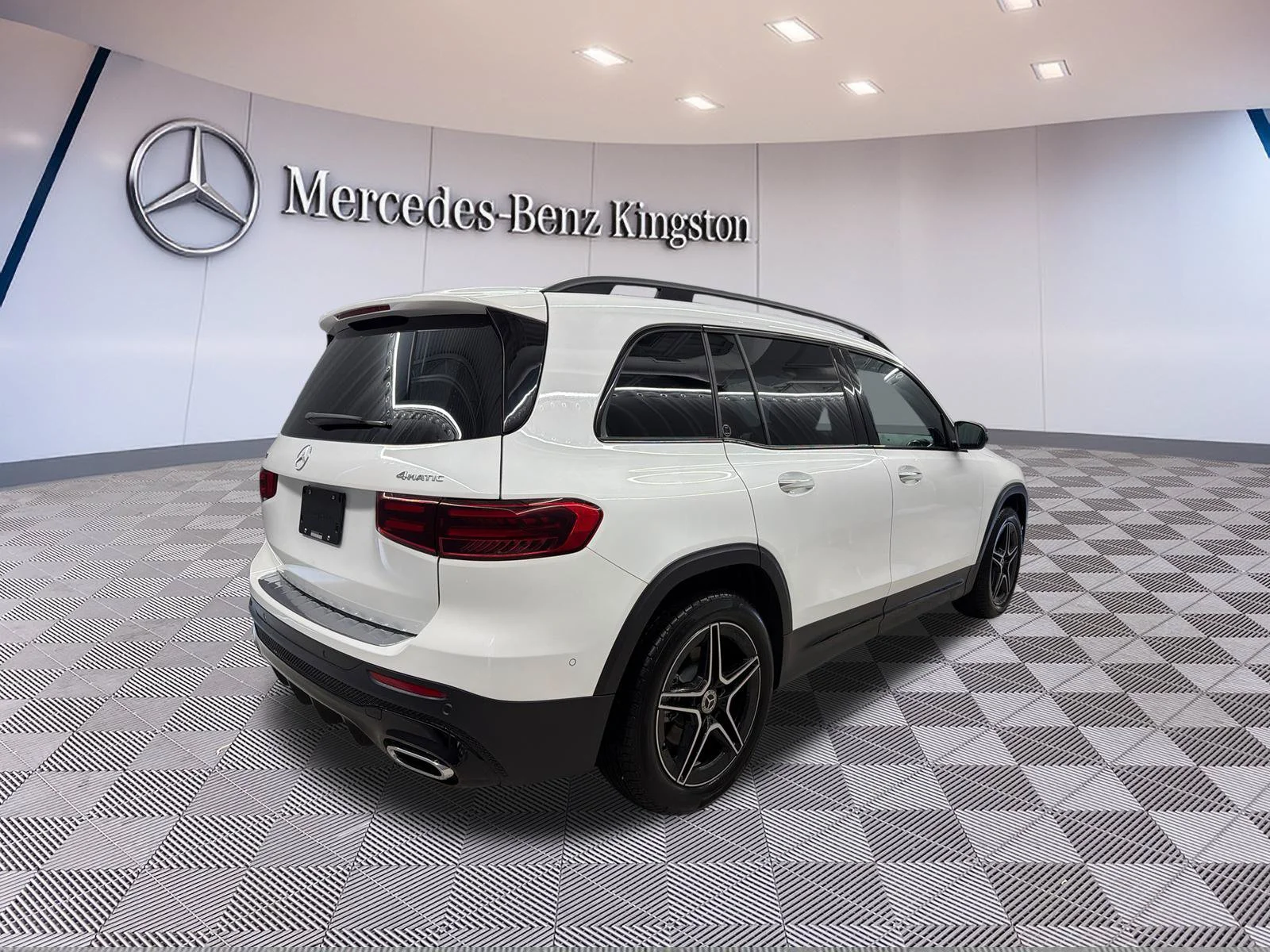Used 2026 White Mercedes-Benz GLB 250 image 3