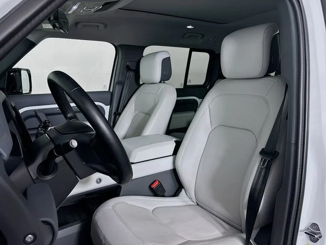 Certified Used 2025 Fuji White Land Rover S image 21
