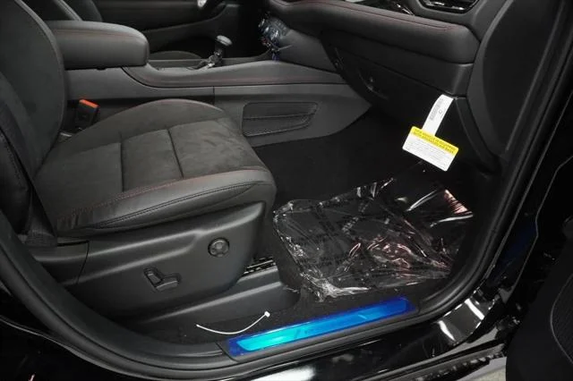 New 2026 Diamond Black Clear-Coat Exterior Paint Dodge GT PLUS image 37