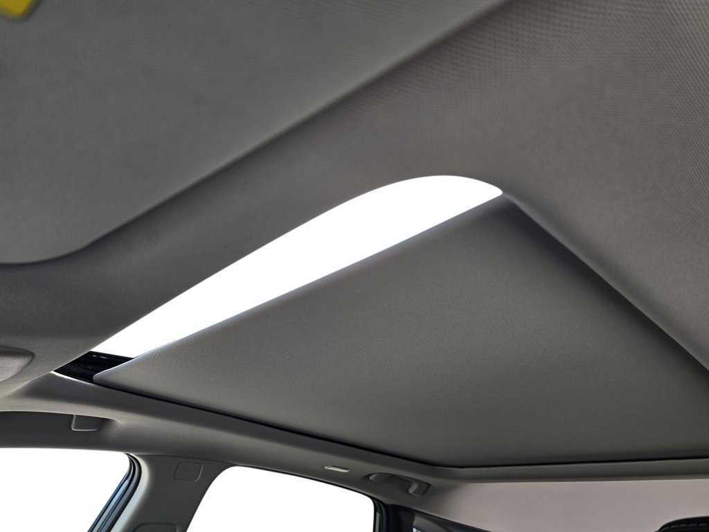 New 2027 Everest White Pearl Tricoat/Super Black Nissan Dark Armor image 19