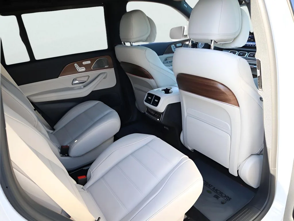 New 2026 MANUFAKTUR Moonlight White Metallic Mercedes-Benz GLS 450 image 21