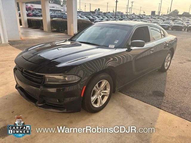 Used 2023 Black Dodge SXT image 3