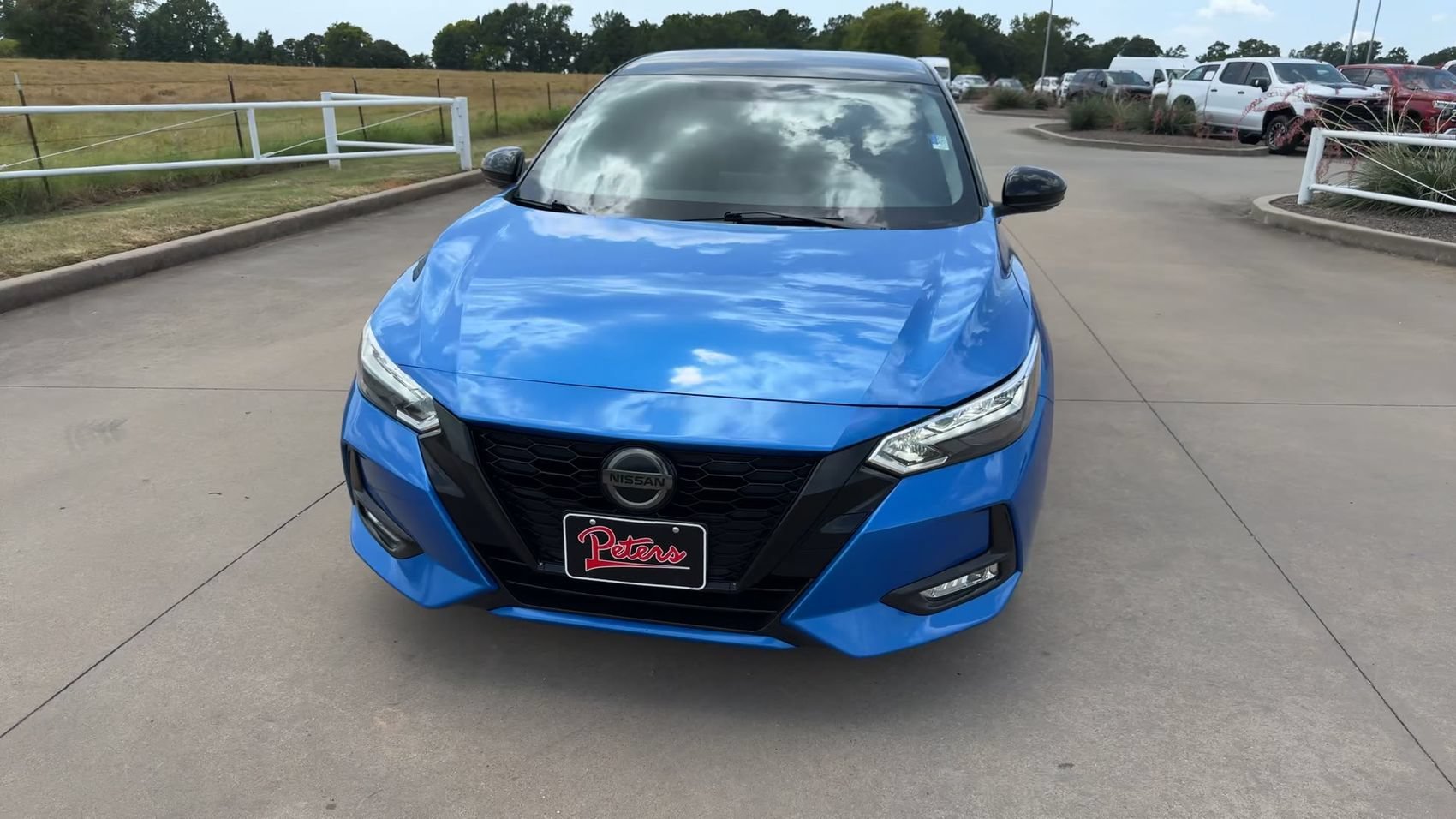 Used 2020 Electric Blue Metallic Nissan SR image 4