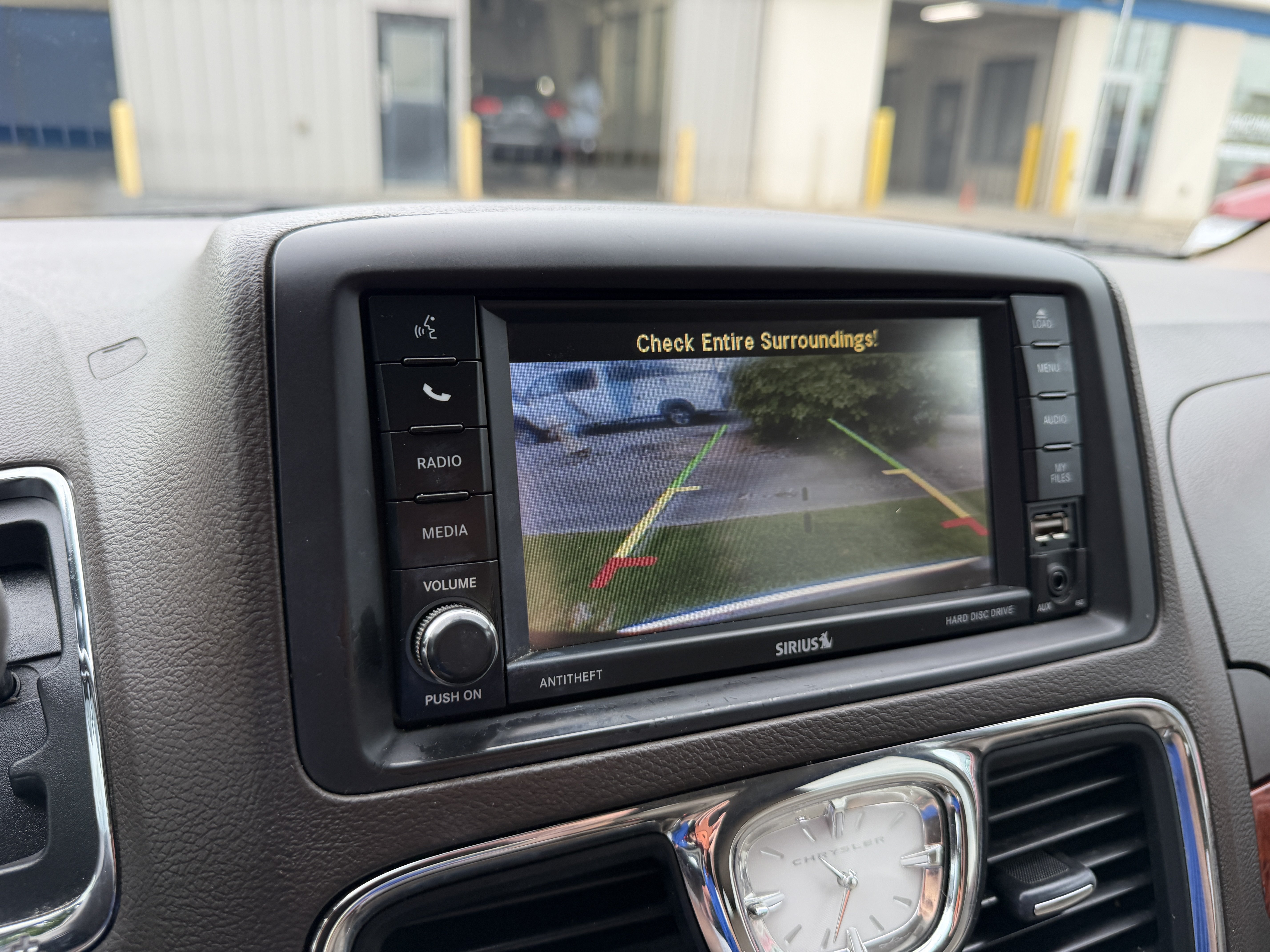 Used 2015 True Blue Pearlcoat Chrysler Touring image 23