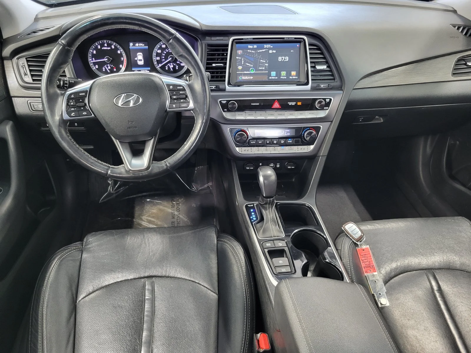 Used 2018 White Hyundai Limited image 27