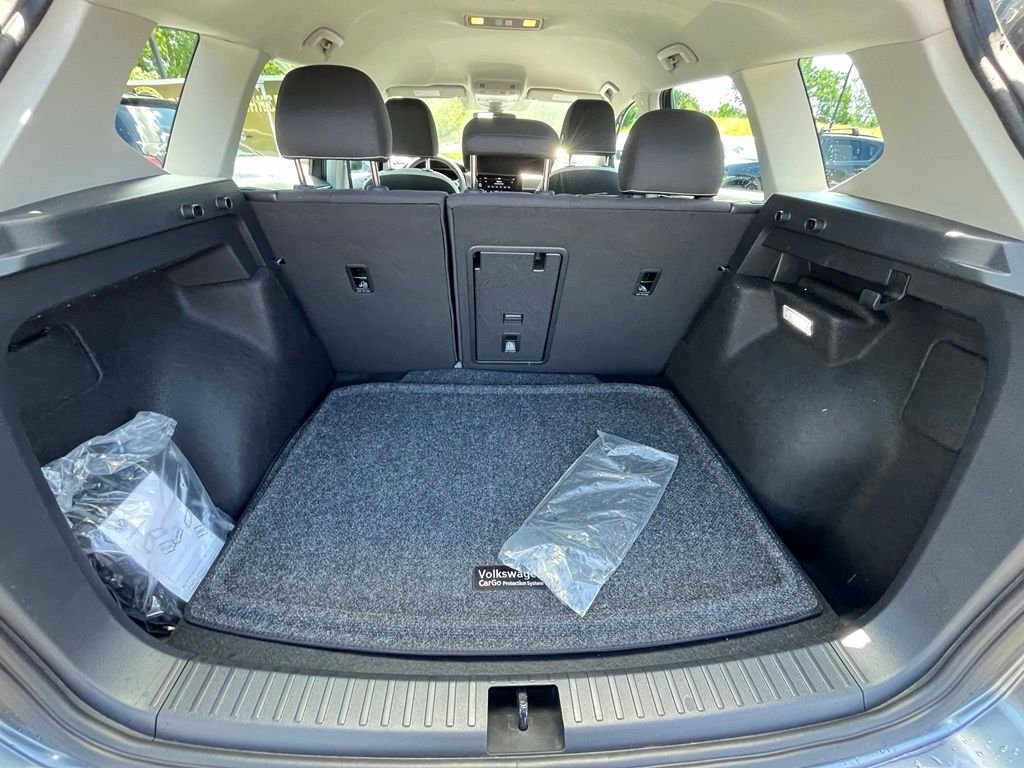 Used 2025 Gray Volkswagen 1.5T S image 30