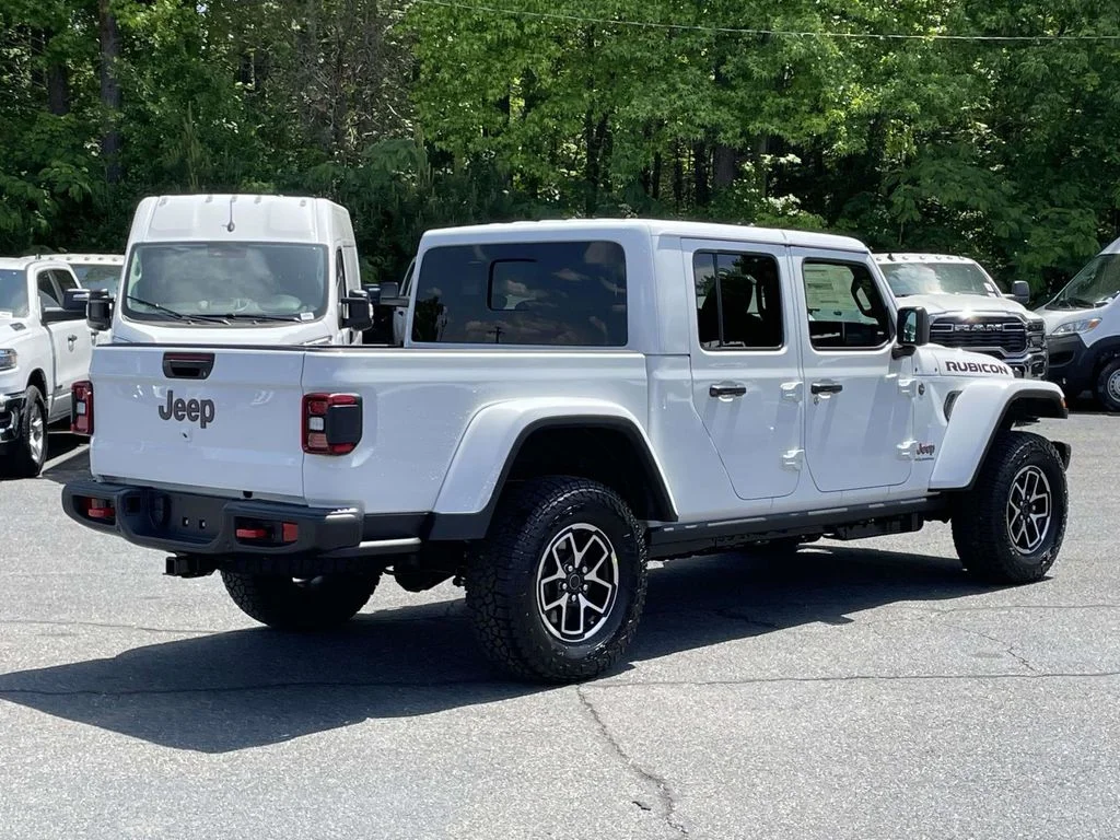 New 2026 Bright White Clear-Coat Exterior Paint Jeep Rubicon X image 8