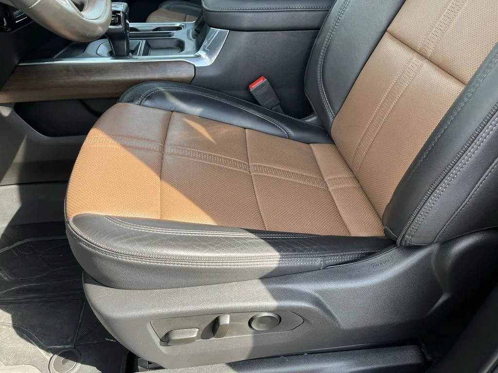 Used 2025 Black Chevrolet High Country image 12