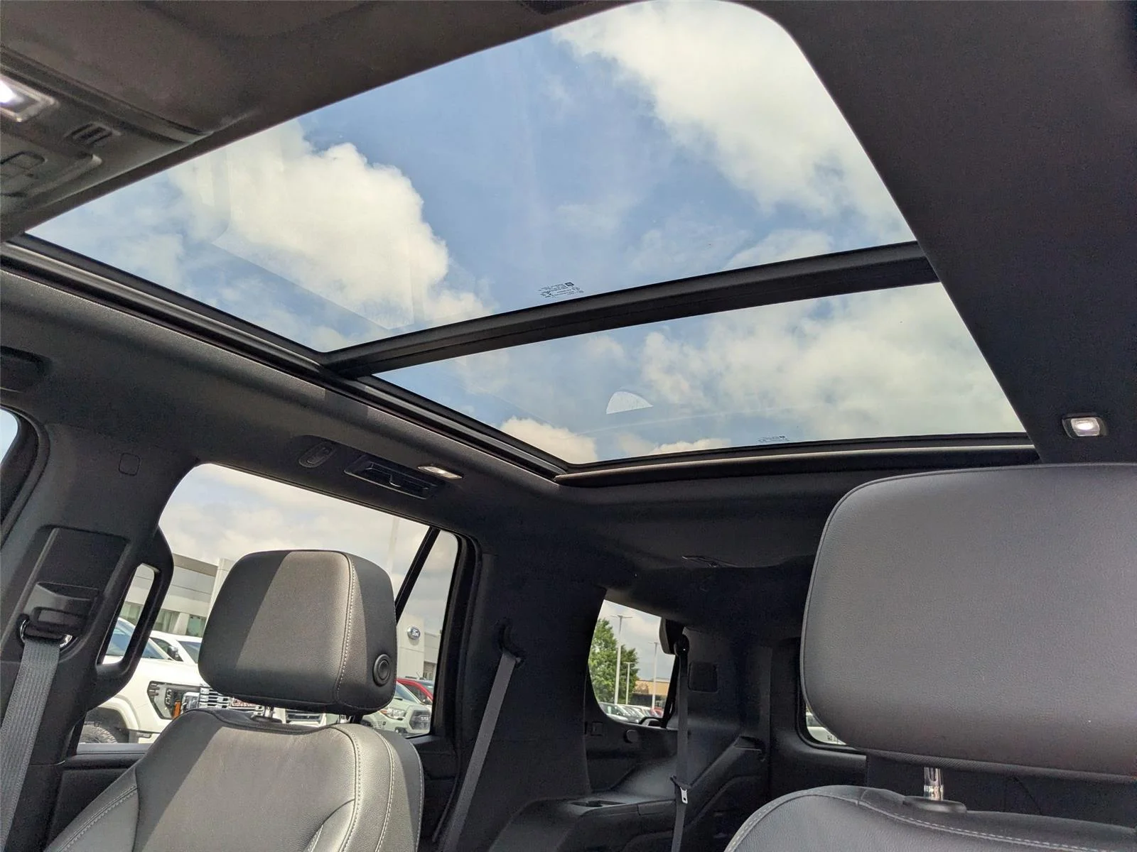 Used 2022 Black Chevrolet Z71 image 22