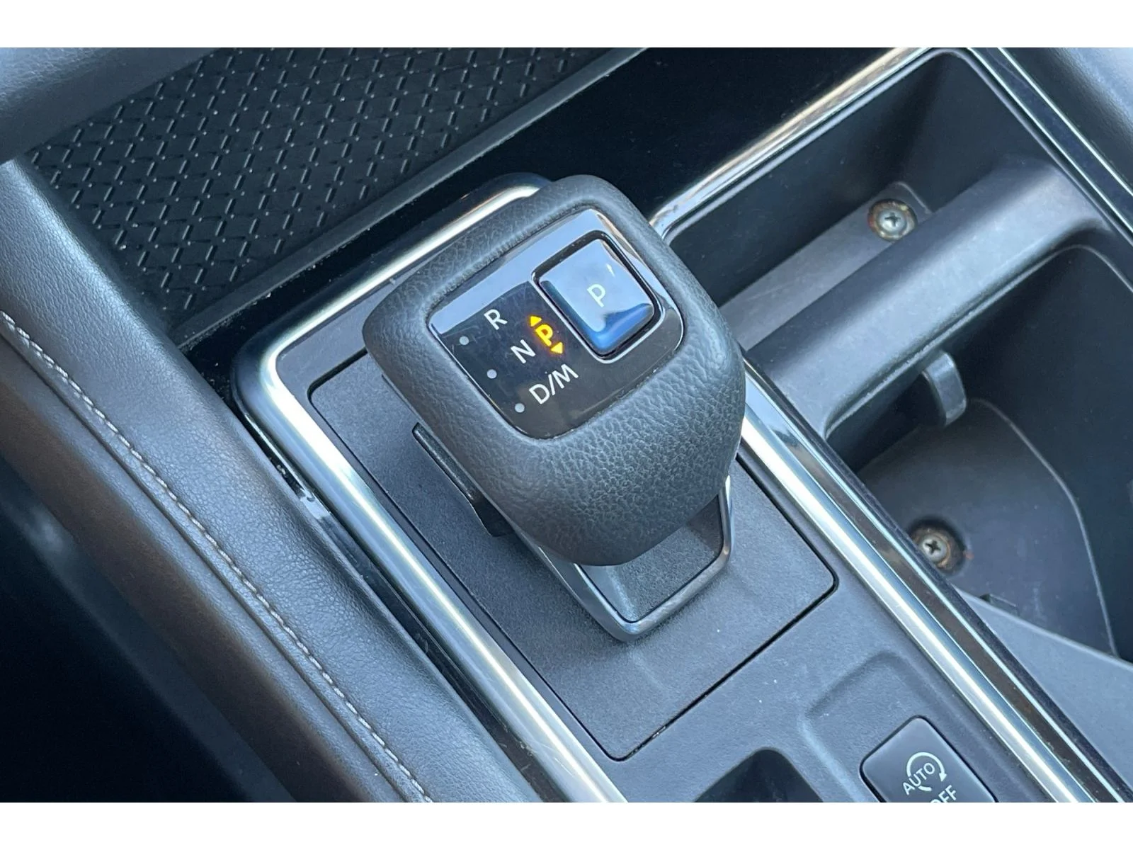 Used 2022 Pearl White Tricoat Nissan SV image 33
