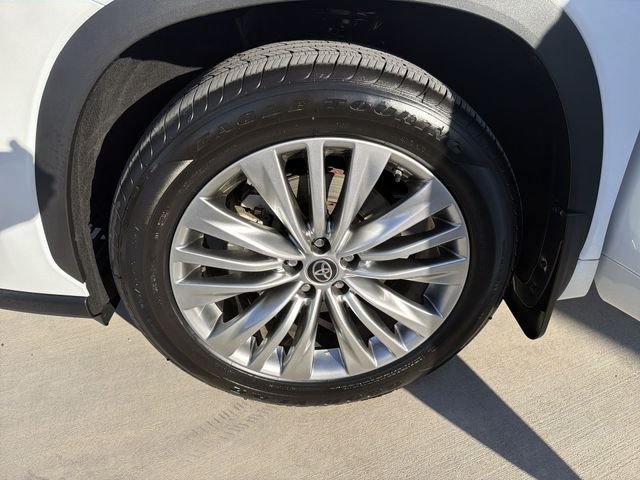 2023 Toyota Highlander Platinum - Photo 32
