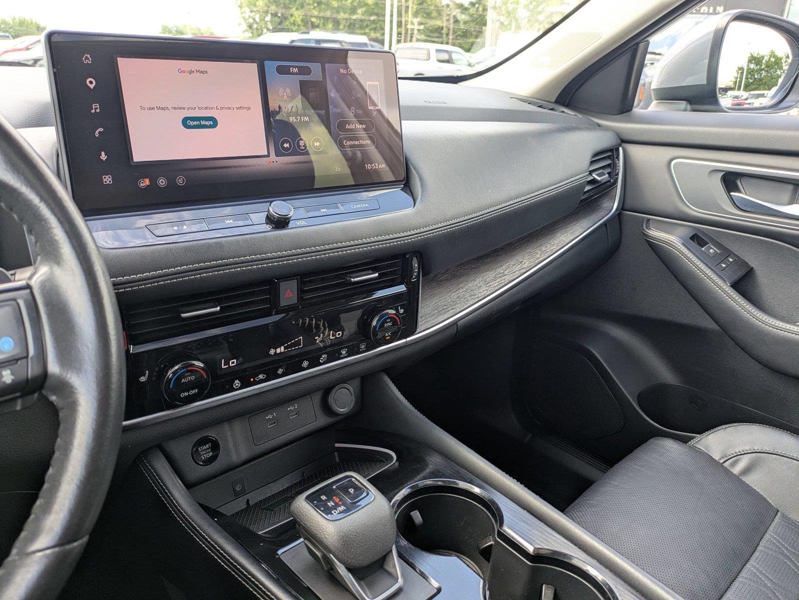 Used 2024 Boulder Gray Pearl Nissan Platinum image 20