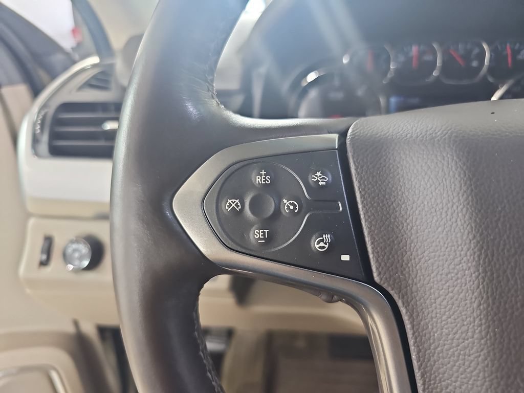 Used 2015 CHAMPAGNE SILVER METALLIC Chevrolet LT image 23