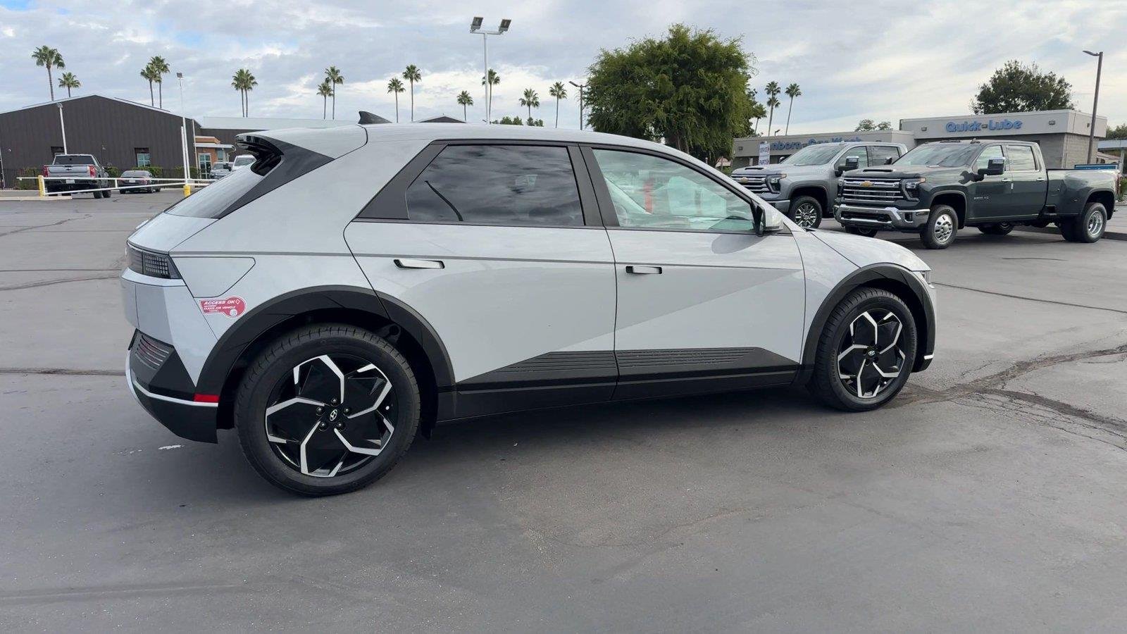 Used 2024 Gray Hyundai SEL image 3