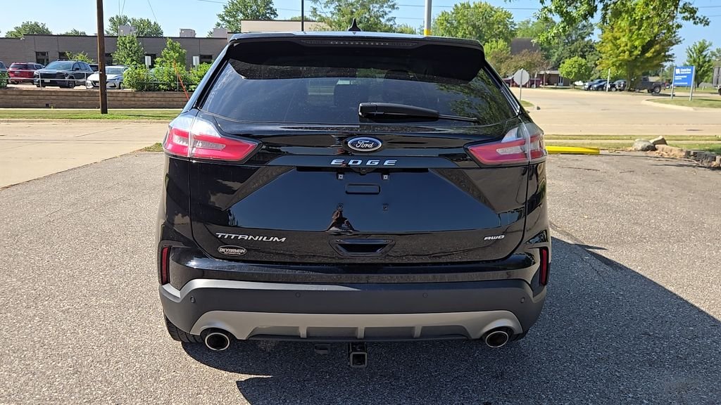 Used 2024 Black Ford Titanium image 25