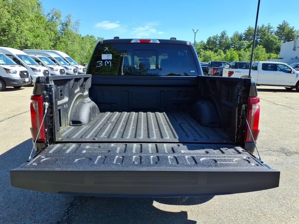 New 2026 Agate Black Metallic Ford XLT image 8