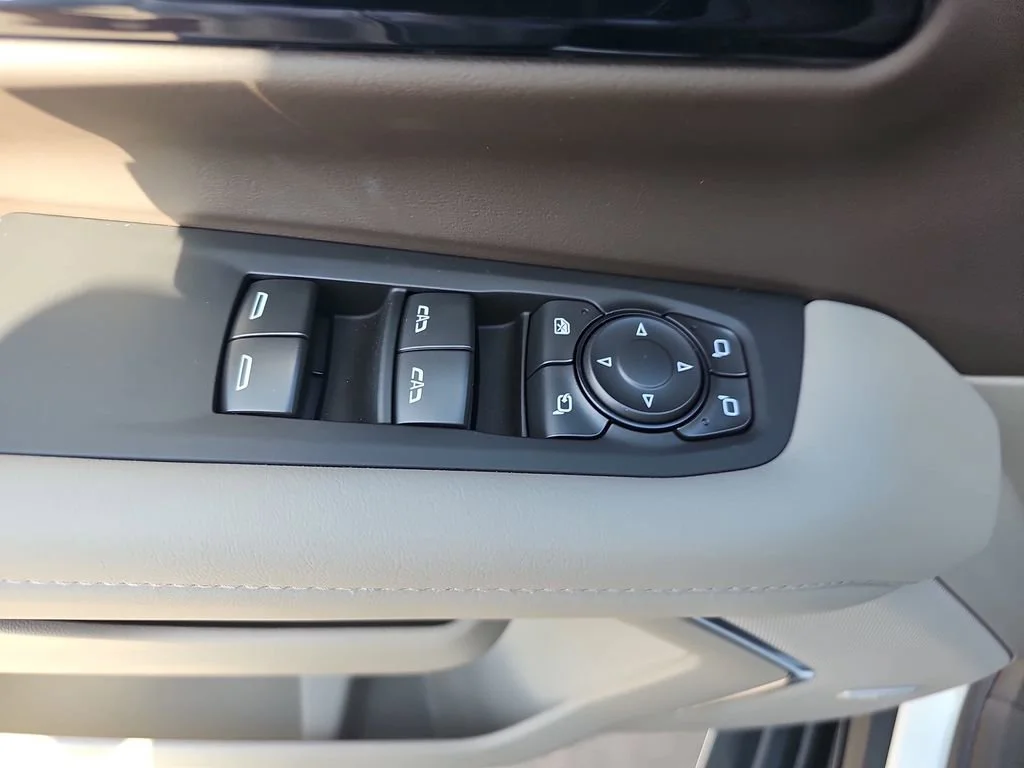 New 2026 Summit White Chevrolet LT image 30