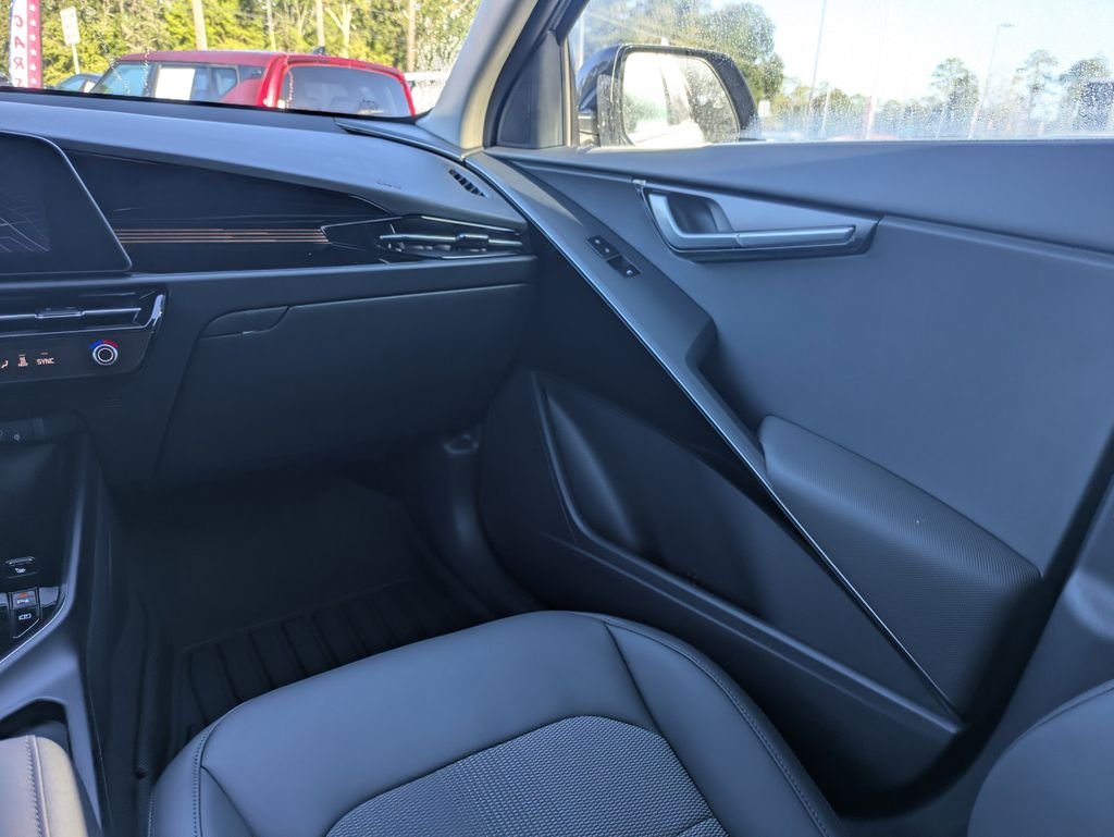 New 2025 Interstellar Gray Kia Wind image 20