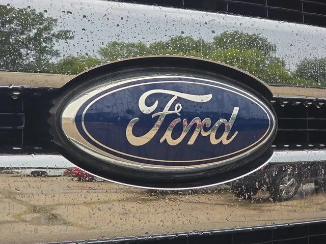 Used 2011 White Ford Lariat image 35