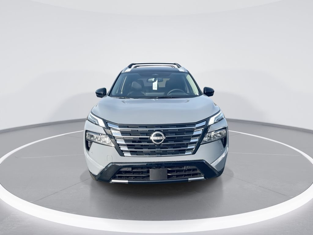 New 2026 Boulder Gray Pearl / Super Black Two-tone Nissan Platinum image 3