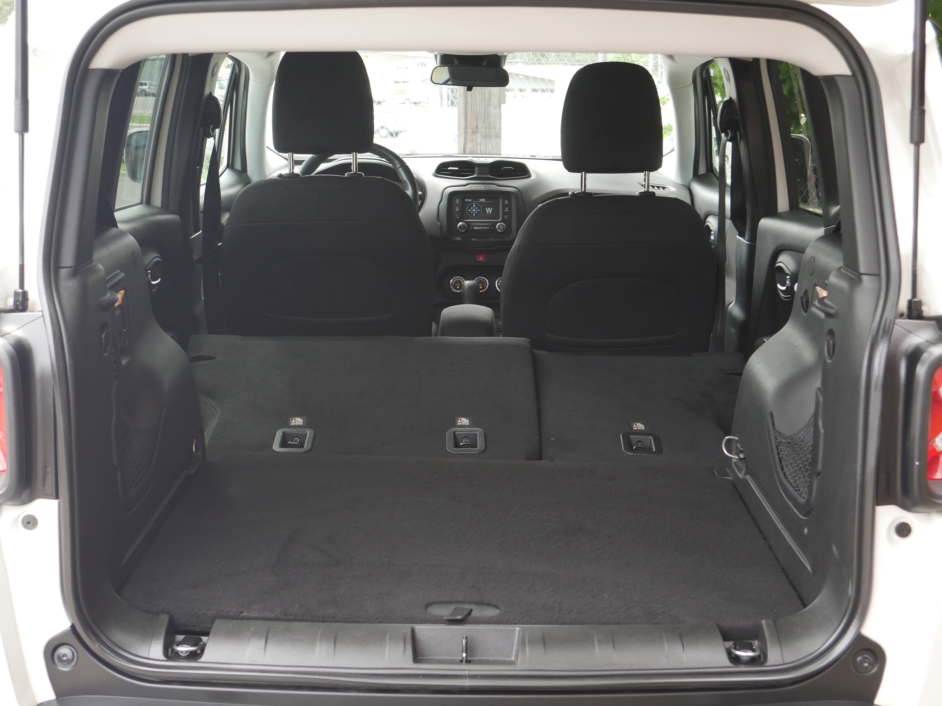 Used 2017 Alpine White Jeep Latitude image 23