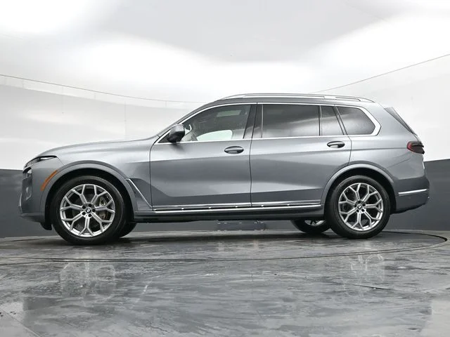 Used 2024 Gray BMW xDrive40i image 37