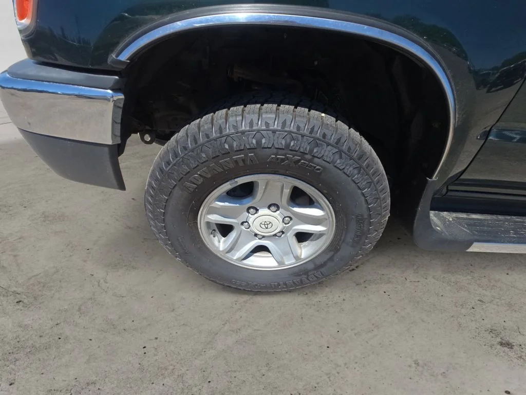 Used 2002 Green Toyota SR5 image 14