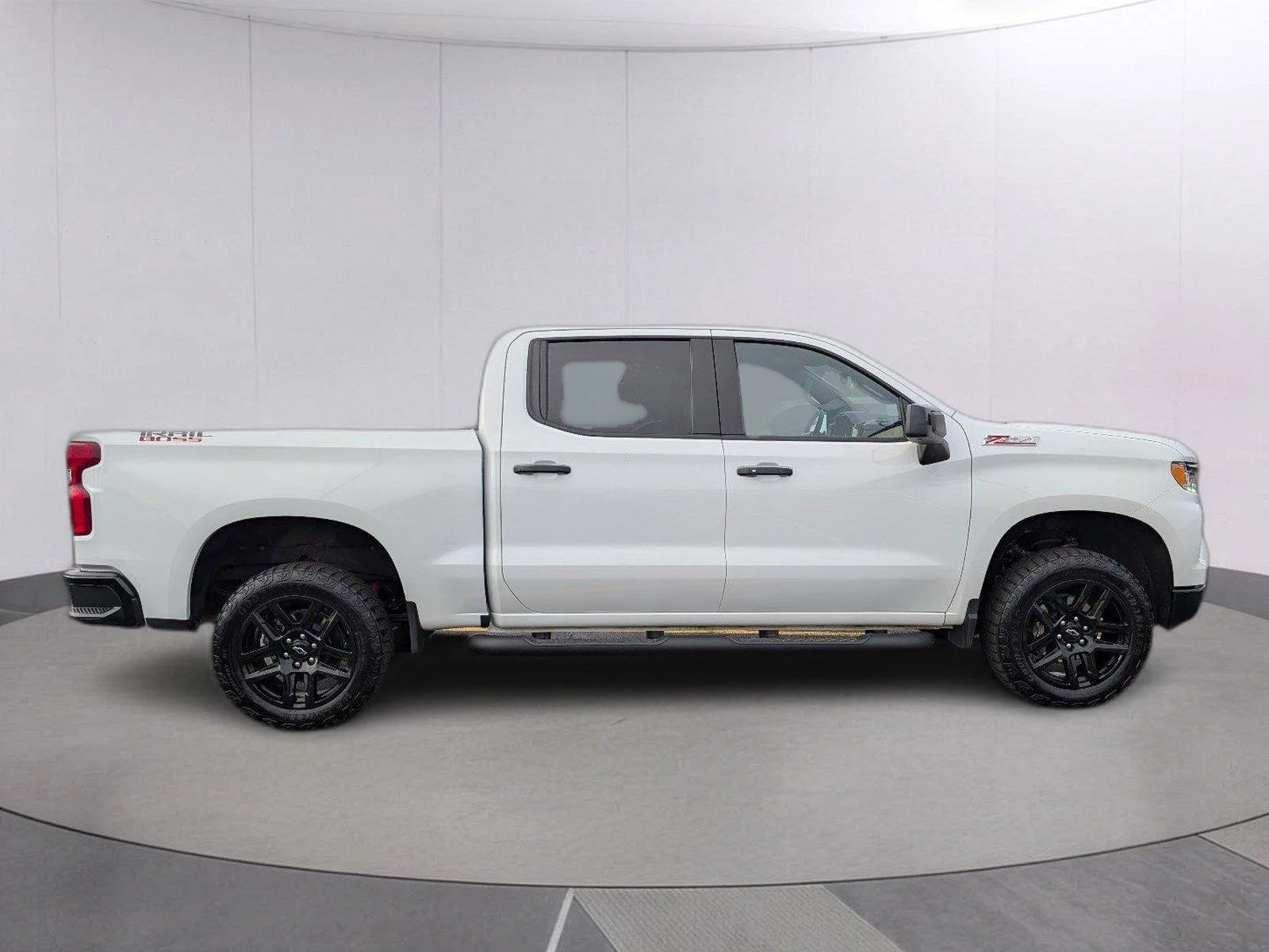 Used 2025 Summit White Chevrolet LT Trail Boss image 8
