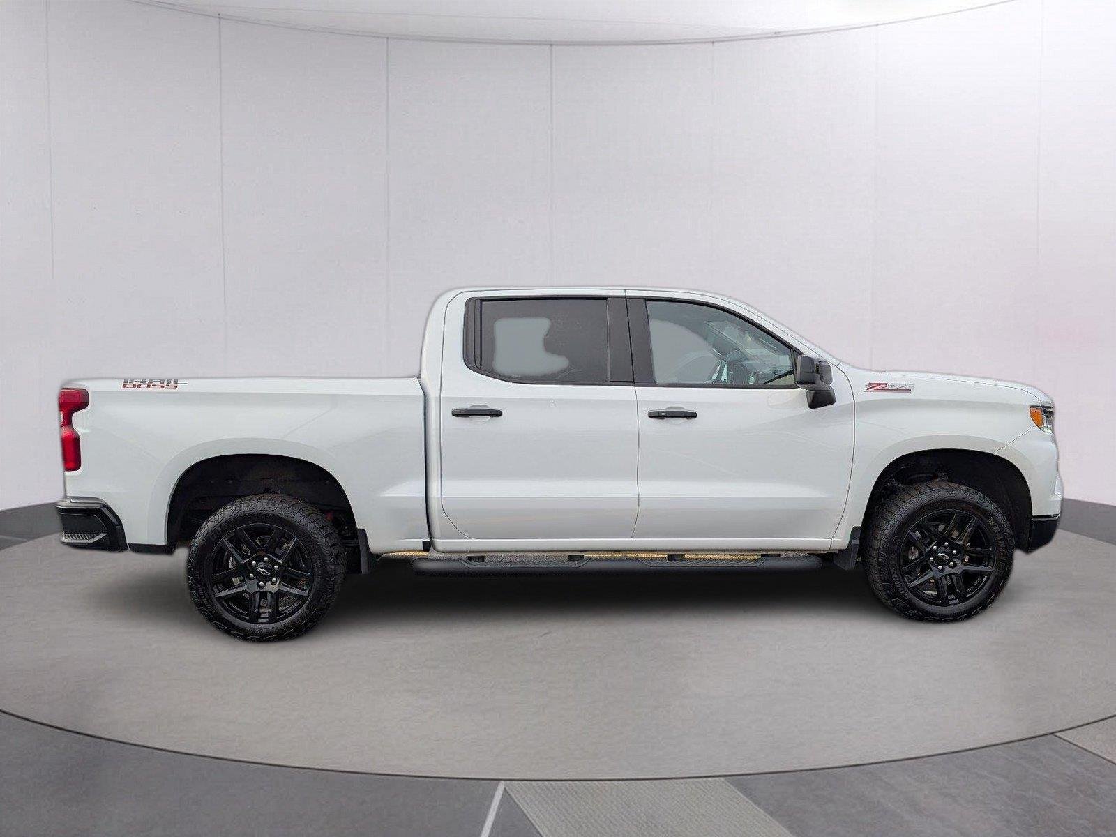 Used 2025 Summit White Chevrolet LT Trail Boss image 8