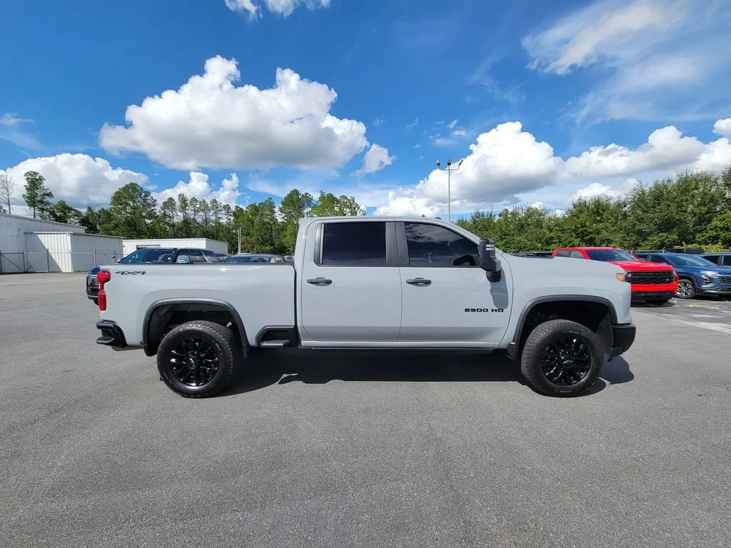 Used 2025 Slate Gray Metallic Chevrolet Custom image 7