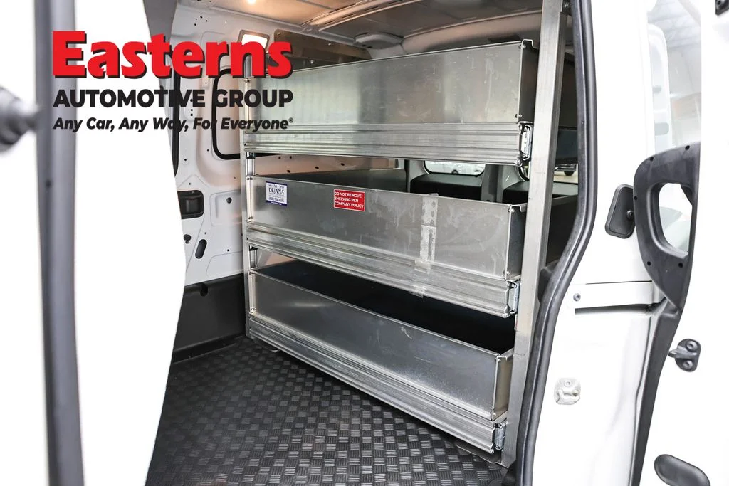 Used 2022 White Ram Base image 22